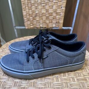 Like New Vans Men's Gray Bishop shoes size:9.5